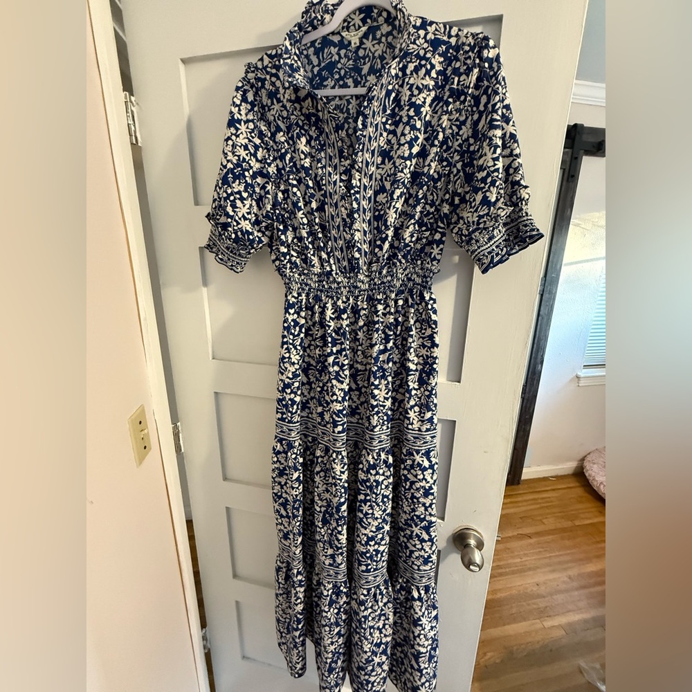 Max Studio blue floral XL midi dress. Great condition.